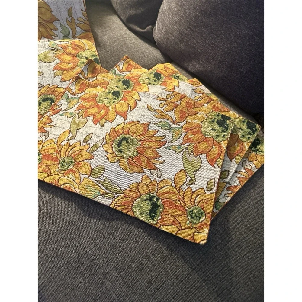 Tapestry Table Runner, +4 placemats 13